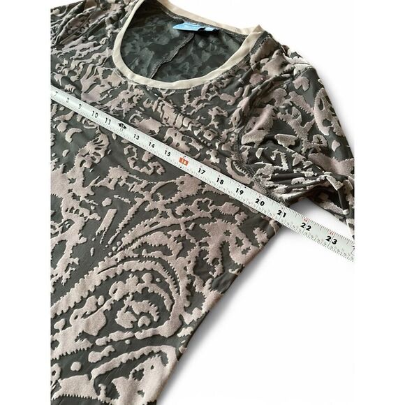 SIMPLY VERA VERA WANG Women’s XL Top Gray & Dusty Rose Velvet Burnout Shirt - Picture 3 of 8